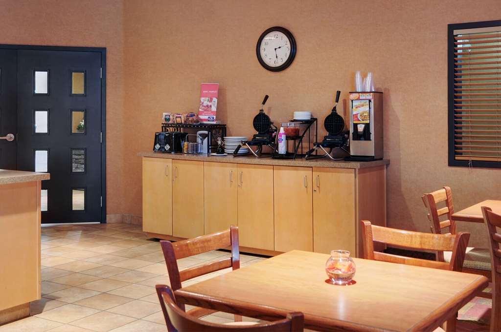 Pomeroy Inn And Suites Chetwynd Restaurant billede