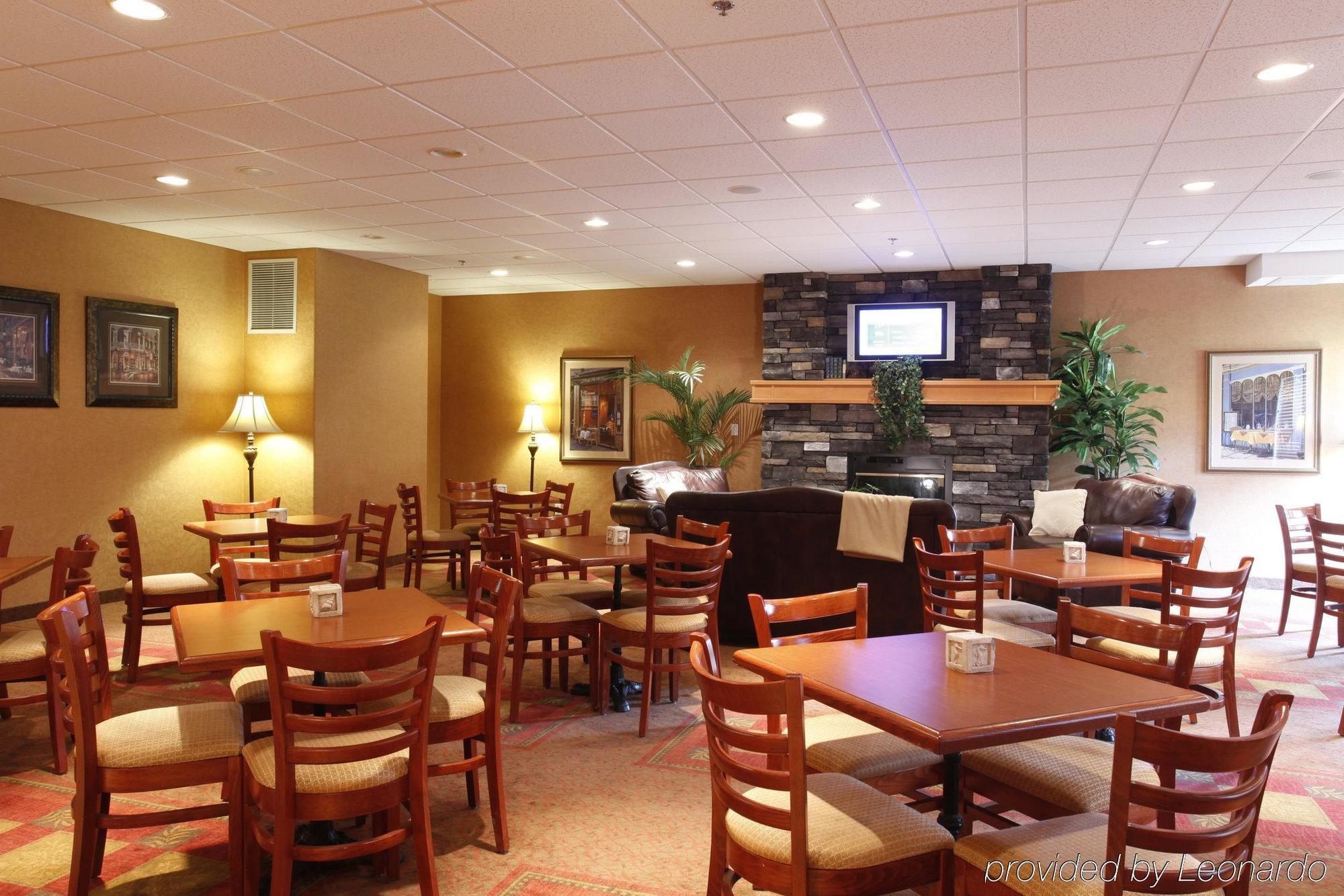 Pomeroy Inn And Suites Chetwynd Eksteriør billede