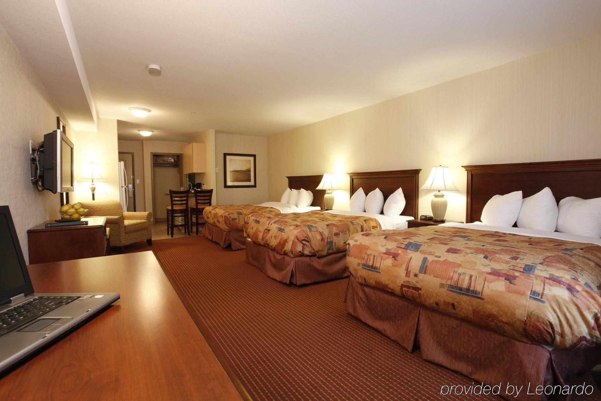 Pomeroy Inn And Suites Chetwynd Eksteriør billede